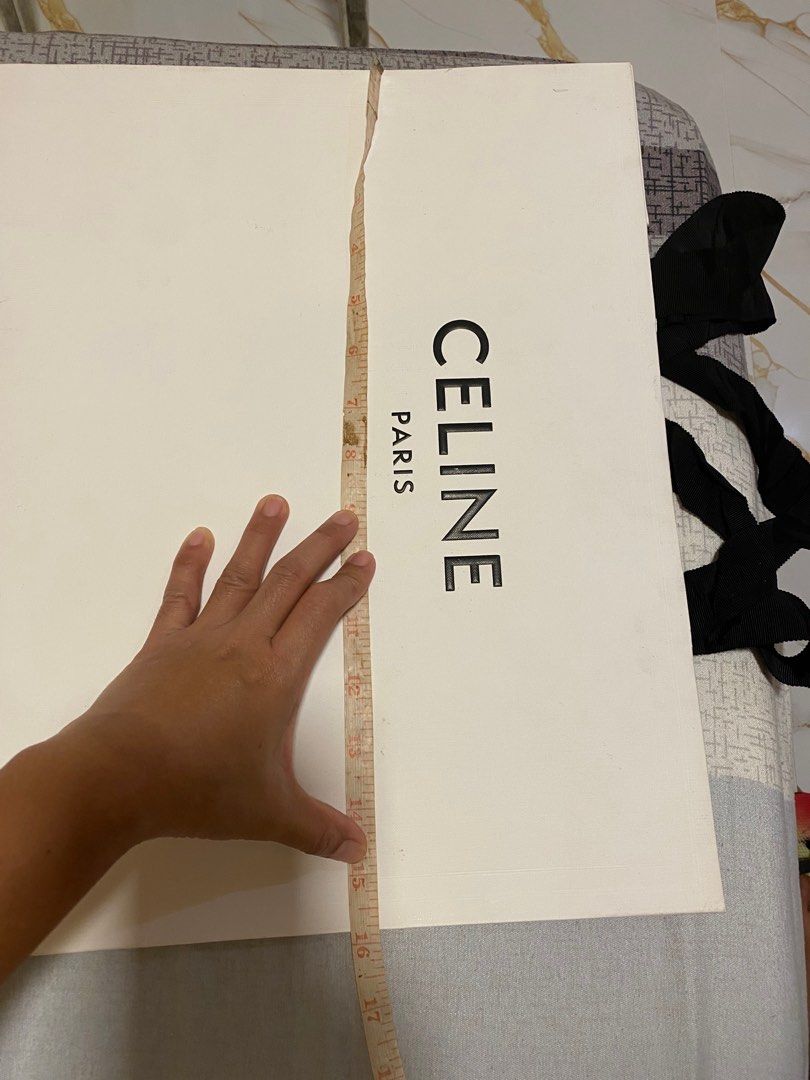 Celine Paris Paper Bag (Category: Luxury Bags & Wallets) located in Manila. Submitted by suavecompany (Listing ID 1404314376, Image 3). Description: Authentic Celine paper bag, makapal po and big size kasya ang isang shoe box ng sneakers.