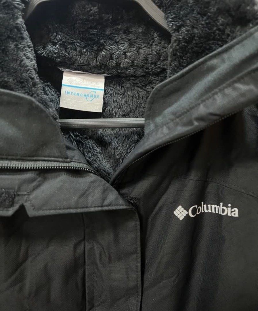 Columbia Black Winter Jacket Unisex (Category: Coats, Jackets and Outerwear) located in Cainta. Submitted by chainm (Listing ID 1404194610, Image 2). Description: .