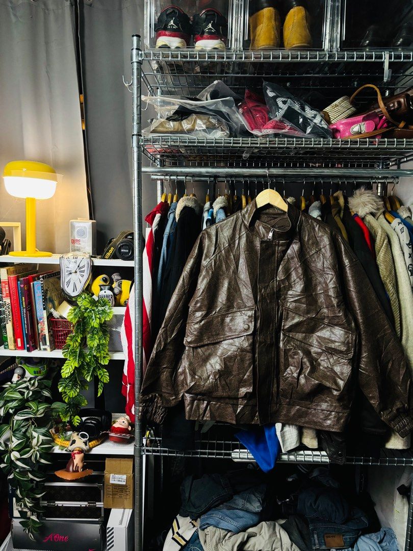Dazy Brown Leather Jacket - Size L (Category: Coats, Jackets and Outerwear) located in Caloocan City. Submitted by bonsatocha43876 (Listing ID 1404326219, Image 3). Description: 📌 Location: Pilar Village, Las Piñas City 🚛 Courier: JNT Express 📩 DM us for more. 🛒 Open for reservation, Need Down Payment Atleast 100 pesos. There's a lot of new stuff available, kindly visit my page "Take 'em All". .