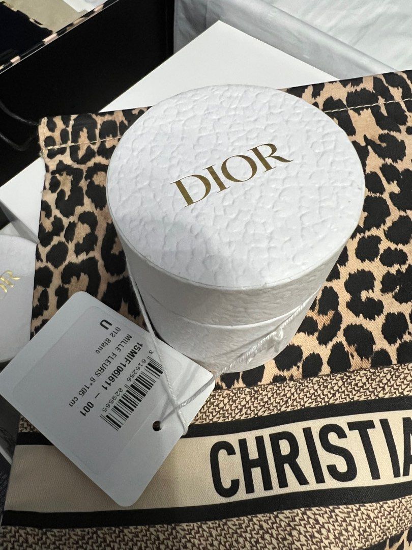 DIOR MITZAH LIMITED EDT SCARF (Category: Scarves) located in Bacolod City. Submitted by luxepapi (Listing ID 1404144229, Image 3). Description: Brand new and unused authentic dior MITZAH scarf -limited special edition.