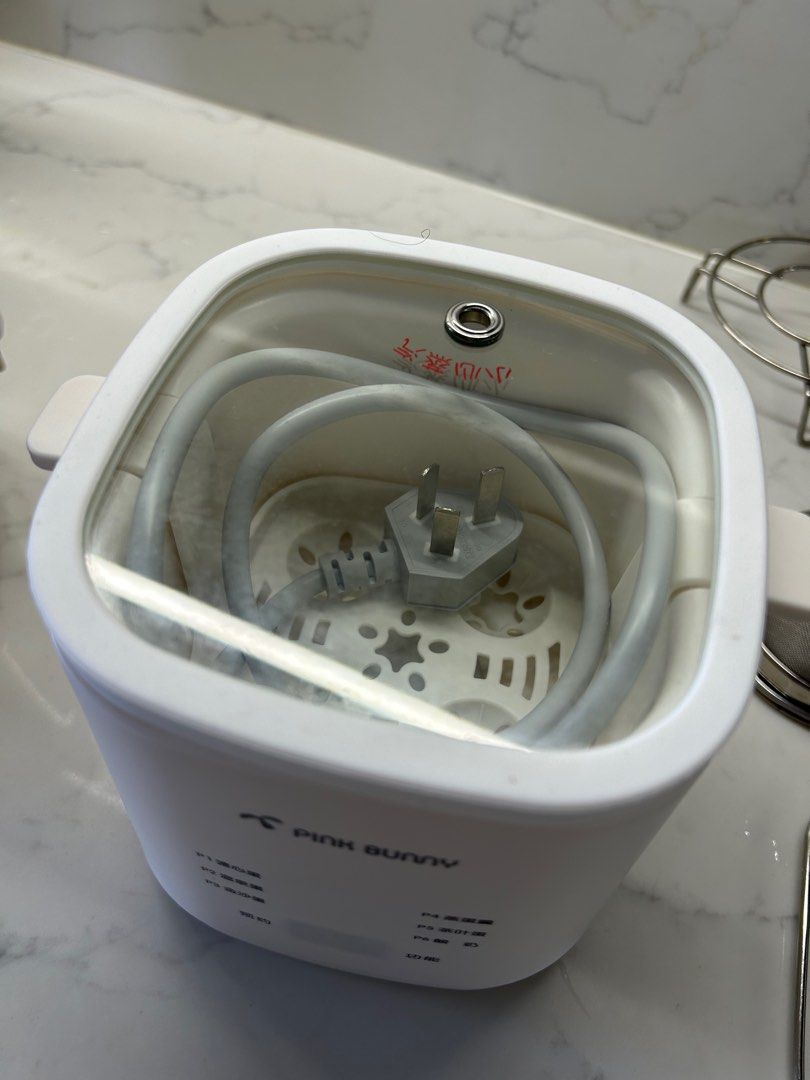 Egg maker (Category: Other Kitchen Appliances) located in Singapore. Submitted by clearandbuy (Listing ID 1404223983, Image 1). Description: Please take note of the plug. .