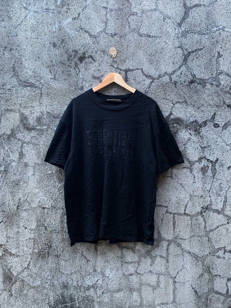 Fear of God Essentials Black T-Shirt (Category: Tshirts & Polo Shirts ) located in Manila. Submitted by angelfindscollection (Listing ID 1404295777, Image 1). Description: Essentials / fear of god crew neck triple black🖤 Excellent condition No issue / 9.5 colorate Size (XL) on tag W24 x L28.5 (Dimension) .