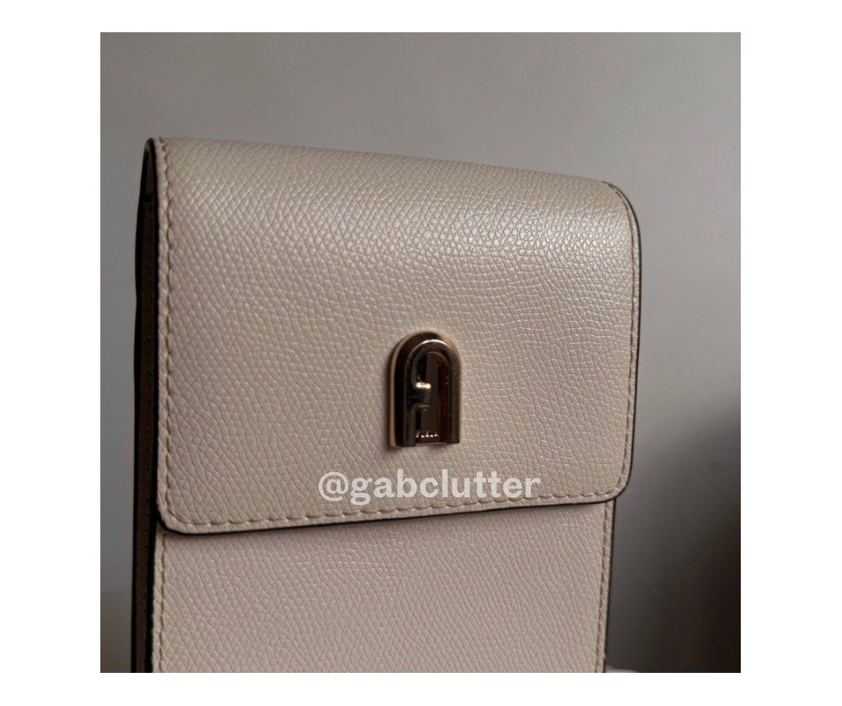 Furla Ares Phone Bag Grey (Category: Luxury Bags & Wallets) located in Manila. Submitted by gabclutter (Listing ID 1404243687, Image 3). Description: 👛 Lightly Used • Authentic Leather • With Dust Bag Chic and compact Furla Ares phone bag in a versatile grey tone. ✨ Details: - Authentic Furla Ares Phone Bag - Made with genuine/authentic leather - Lightly used, very well-maintained - Comes with original dust bag - Fits phone, cards, and small ess