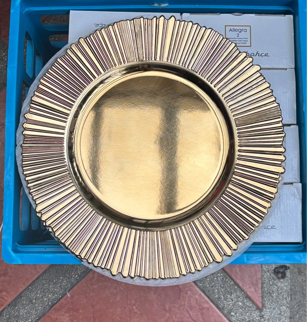 gold charger plates (Category: Dinnerware & Cutlery) located in San Juan City. Submitted by vangie1019 (Listing ID 1404252355, Image 1). Description: gold charger plates.