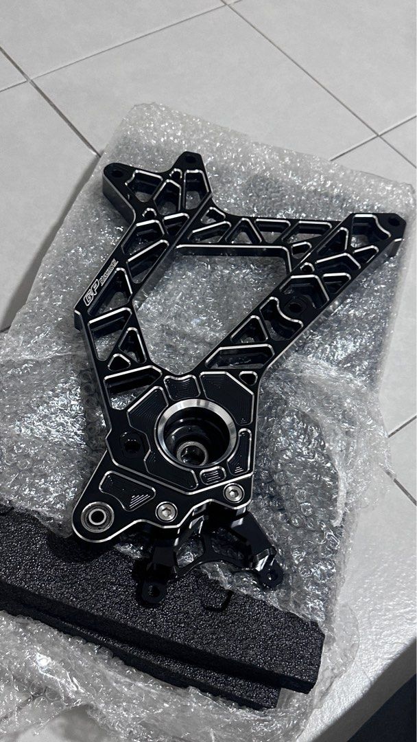Gp Racing Xmax GP RACING SWINGARM XMAX V1/V2/V3, Motorcycles, Motorcycle Accessories ...