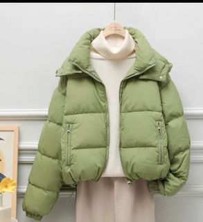 (Category: ) located in . Submitted by activewearobsessed (Listing ID 1404286070, Image 1). Description: .