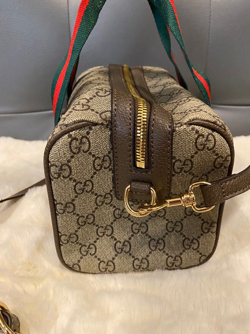 Gucci bag (Category: Luxury Bags & Wallets) located in Lapu Lapu. Submitted by loveonline2 (Listing ID 1404366460, Image 3). Description: .