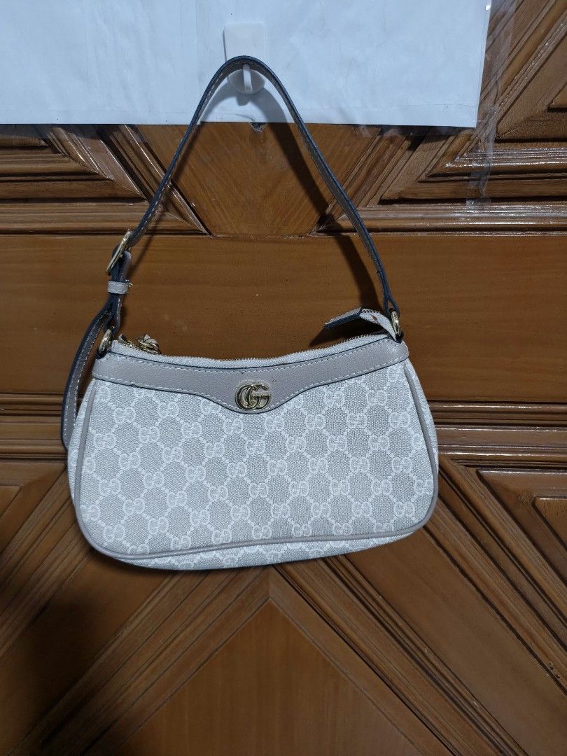 Gucci baguette (Category: Luxury Bags & Wallets) located in Quezon City. Submitted by glitz4chix (Listing ID 1404196065, Image 2). Description: .