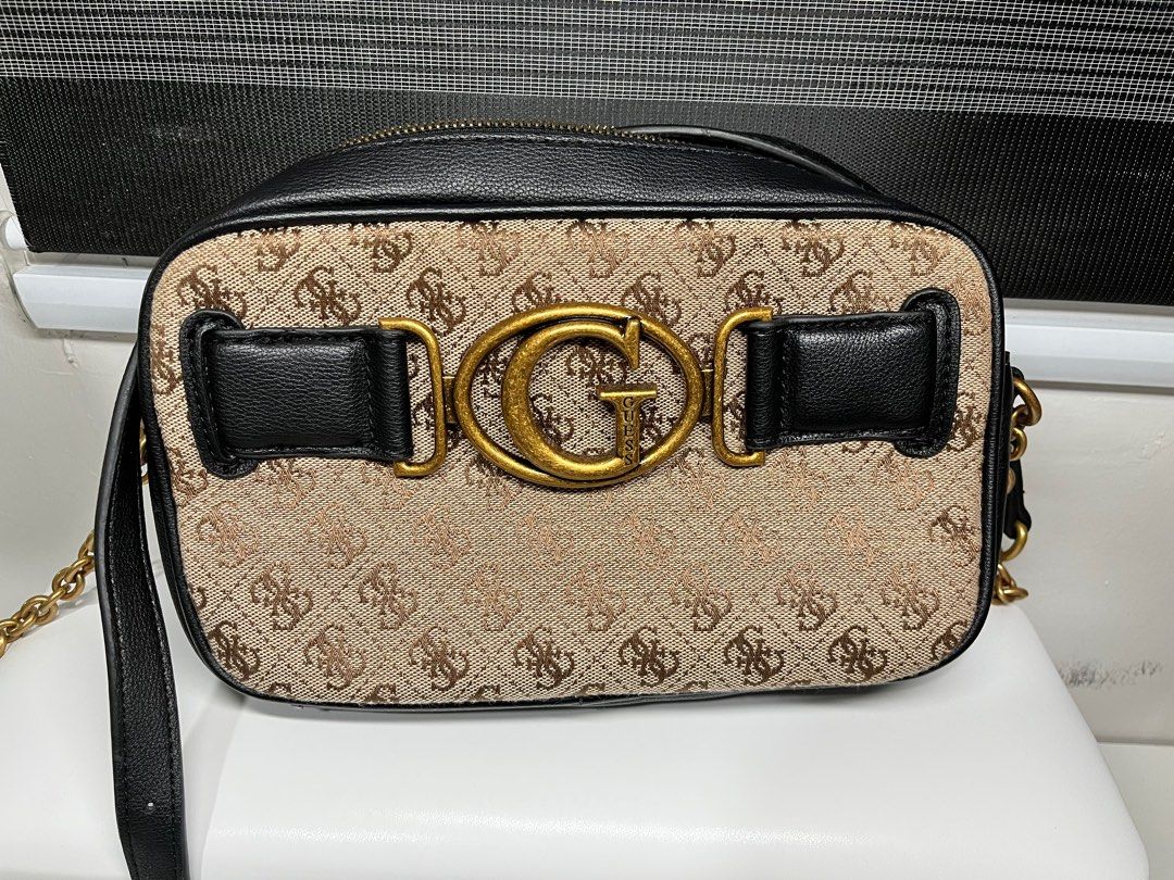 Guess Aviana Camera Bag (Category: Cross-body Bags) located in Quezon City. Submitted by dKPopStore (Listing ID 1404290678, Image 1). Description: For sale Guess Aviana Camera Bag 💯 Authentic Bought fr Japan 🇯🇵 Loc.QC.