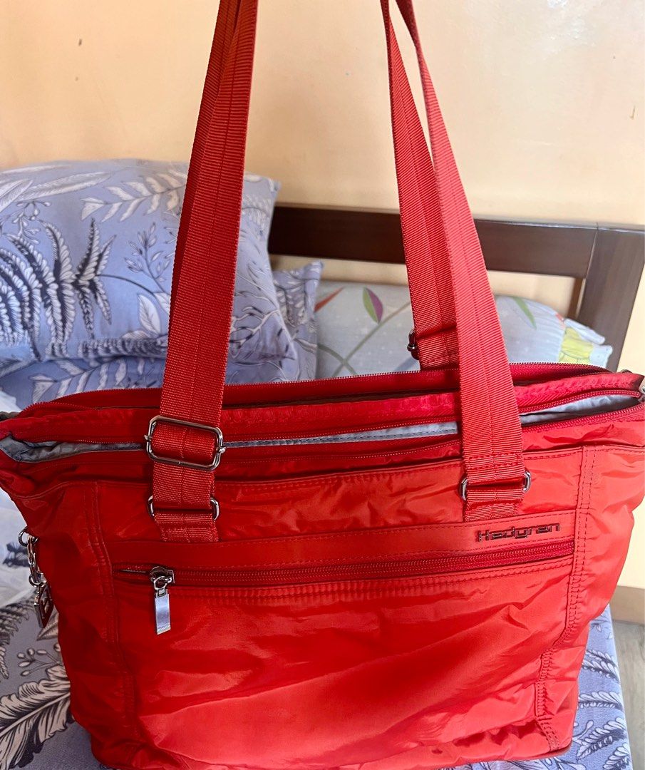 Hedgren Red Orange Tote Bag (Category: Tote Bags) located in Manila. Submitted by beatep (Listing ID 1404246164, Image 1). Description: Hedgren Eva M Women’s Laptop Tote See actual pics for details Shipping shouldered by the buyer.