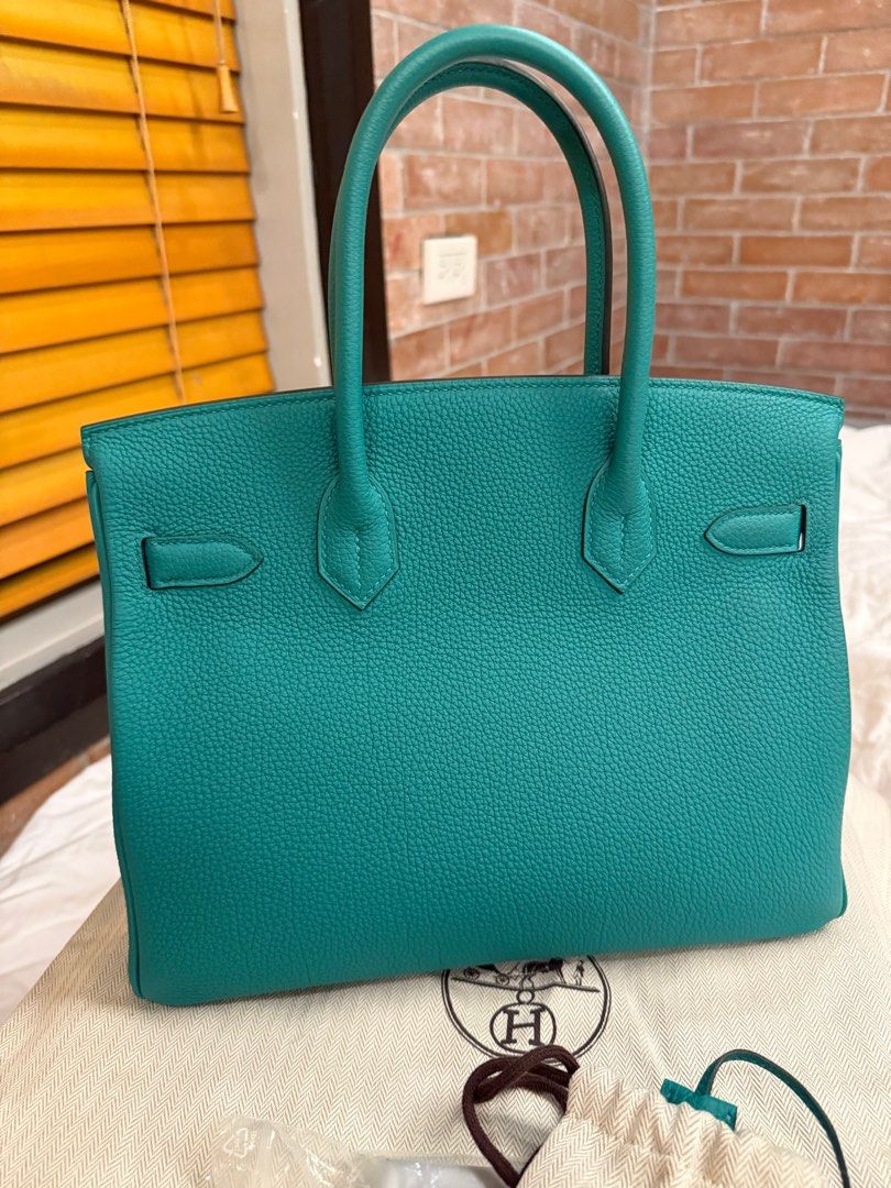 Hermes Birkin 30 (Category: Luxury Bags & Wallets) located in Quezon City. Submitted by kondoing (Listing ID 1404323688, Image 3). Description: Birkin 30 Vert Verone GHW Box, dustbag, clochet, raincoat. Complete set With Dennis Robles certificate Like new with hardware stickers intact Stamp D (2019) Rfs bought a mini Kelly You can view the item in our office in rockwell area. .