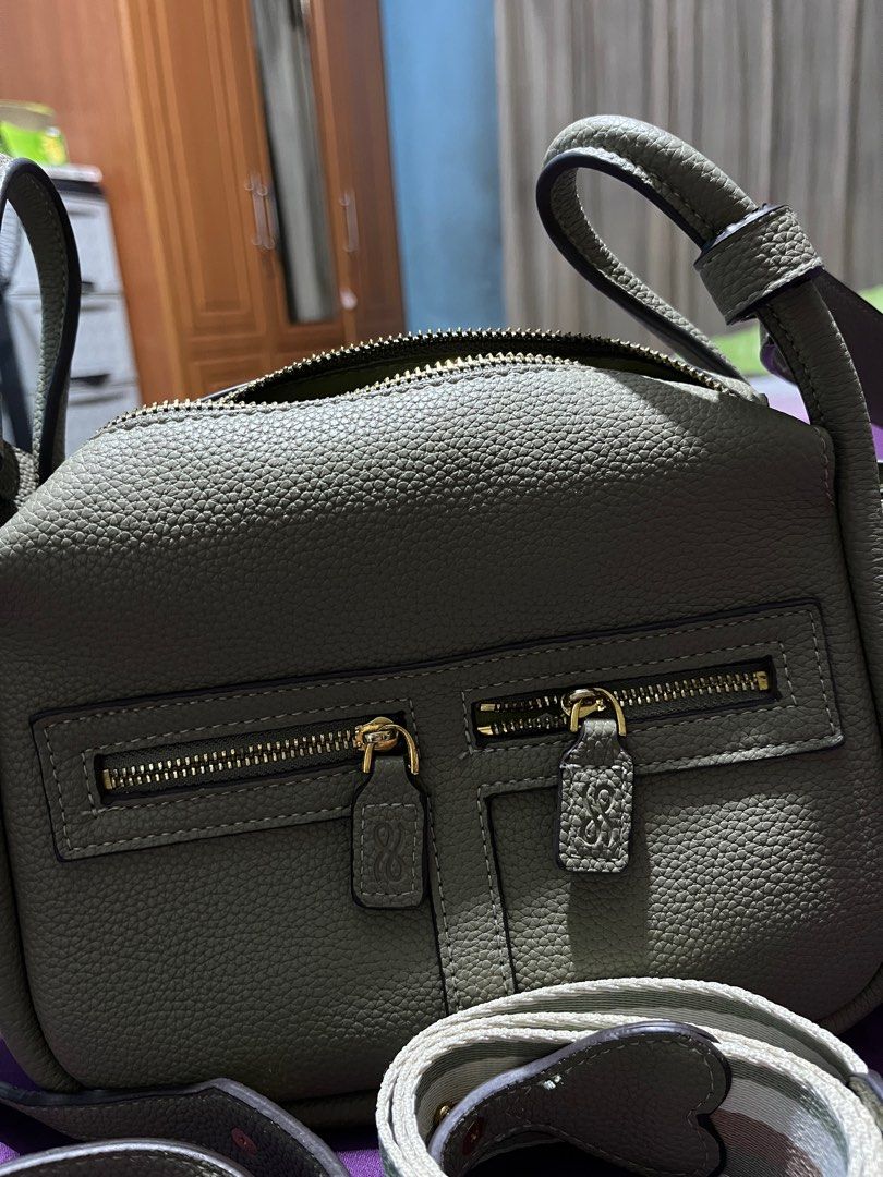 HOLB Zippy 22 in Safari (Category: Cross-body Bags) located in Quezon City. Submitted by assdeclutters (Listing ID 1404318529, Image 2). Description: Selling my Zippy 22 in Safari with dust bag only. Thought about this a lot as this is my 1st bag from House of Little Bunny but I need to let go to make way for the new ones 😢 Has minor flaws, please see photos. What you see is what you get. Bag is still intact and in great condition! Please get it