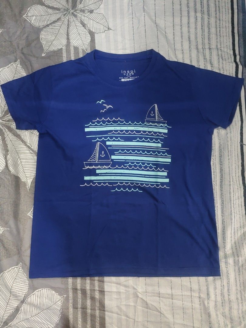Inspi Mens T-Shirt - Large (Category: Tshirts & Polo Shirts ) located in Makati City. Submitted by tekhowz (Listing ID 1404199037, Image 1). Description: Inspi men's t-shirt features a nautical design with sailboats and waves. The shirt is a vibrant blue color. width - 22 inches length - 26.5 inches .