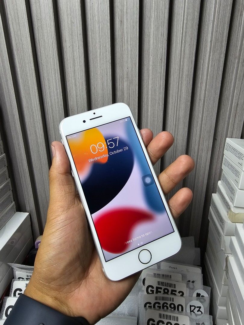 Iphone 7 (Category: iPhone 7 Series) located in San Mateo. Submitted by clevershark_6ab73a (Listing ID 1404304352, Image 1). Description: Iphone 7 32GB Fu openline 86% Battery health No issue Working Fingerprint print Inclusion Charger , Case Php 2,990 Location Qc commonwealth We accept online payment gcash,Maya, Bank Transfer. And Lalamove,LBC cod,cop Willing to downpayment for assurance.