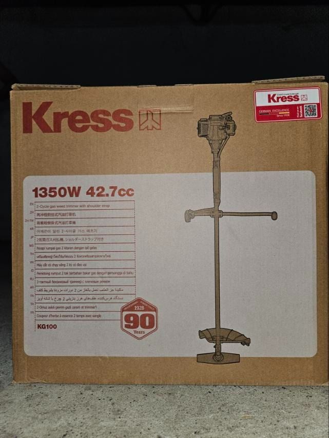Kress KG100 2-Stroke Brush Cutter (Category: Grass Mowers & Trimmers) located in Quezon City. Submitted by dito-mura2025 (Listing ID 1404181415, Image 3). Description: SPECIFICATION Blade diameter: 305mm (12 inch) Mowing head speed (blade) : 8000 rpm Engine type: 2-stroke Displacement: 42.7 cc Power: 1350 watts Compression ratio: 8.11 : 1 Ignition System: CDI Engine speed (max power) : 6500 rpm Recommend Oil Type: FB Class Fuel Capacity: 0.9 Lite