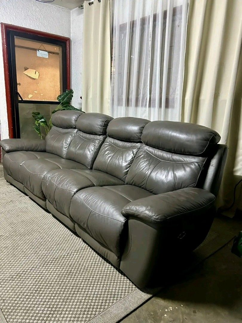 Leather Reclining Sofa (Category: Sofas) located in Valenzuela. Submitted by princeraya55649 (Listing ID 1404310988, Image 3). Description: Imported Big n Bulky Genuine Leather Automatic Reclining Sofa from Korea P33k Only 115x67x37in Genuine Leather Big n Bulky Reclining Sofa/ Automatic 4 Seater Walang Sag Walang Lubog Makapal ang Foam Makapal ang Foam Super Comfy Heavy duty No issue Super Excellent Good Condition Pwede sa Maselan Minor scratch 