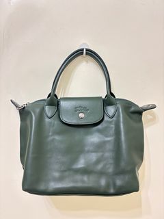 (Category: ) located in . Submitted by aspreloved14 (Listing ID 1404260866, Image 1). Description: .