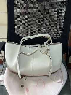 (Category: ) located in . Submitted by bagsunlimitedmnl (Listing ID 1404328070, Image 1). Description: .