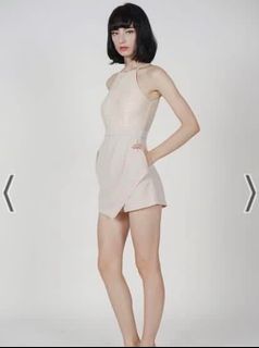 (Category: ) located in . Submitted by buysellcloset (Listing ID 1404340775, Image 1). Description: .