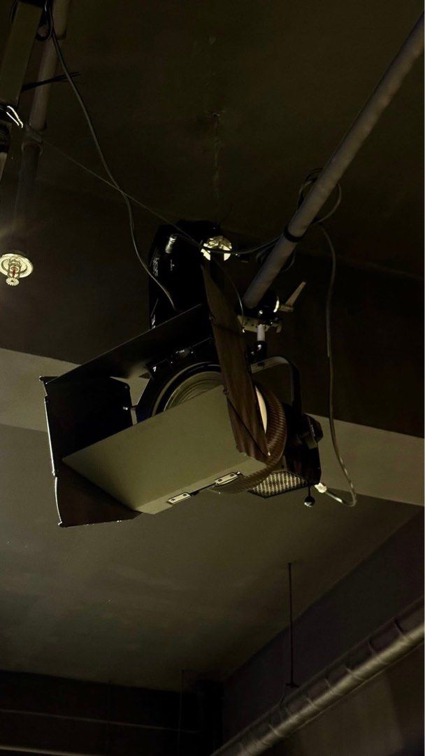 Nanlite Forza 500 (Category: Lighting & Studio Equipment) located in Antipolo. Submitted by thriftmanilaxx (Listing ID 1404222369, Image 3). Description: FOR SALE: NANLITE FORZA 500-WATTS DAYLIGHT SPOTLIGHT WITH DOME REFLECTOR AND FRESNEL WITH BARN DOORS KIT - Nanlite Forza 500-watts monolight with dome reflector and remote control - With set accessories: Nanlite FL-20g 10’ Focusable Glass Fresnel with Barn Doors Kit - Used for professional photo