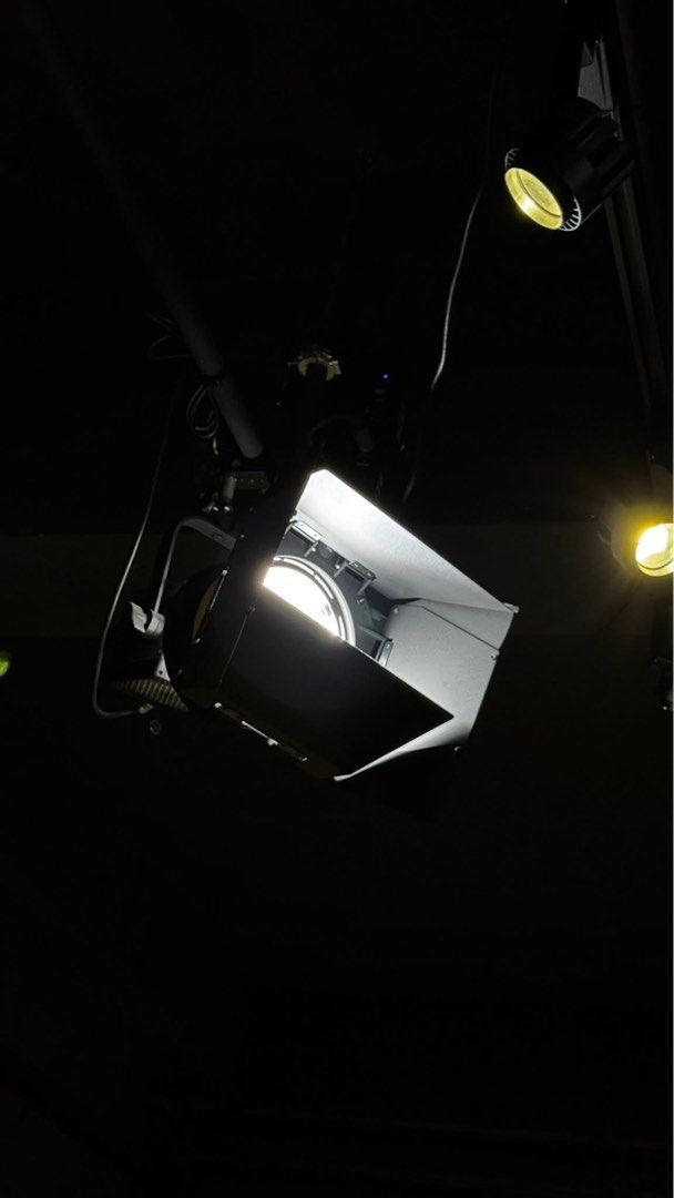 Nanlite Forza 500 (Category: Lighting & Studio Equipment) located in Antipolo. Submitted by thriftmanilaxx (Listing ID 1404222369, Image 2). Description: FOR SALE: NANLITE FORZA 500-WATTS DAYLIGHT SPOTLIGHT WITH DOME REFLECTOR AND FRESNEL WITH BARN DOORS KIT - Nanlite Forza 500-watts monolight with dome reflector and remote control - With set accessories: Nanlite FL-20g 10’ Focusable Glass Fresnel with Barn Doors Kit - Used for professional photo