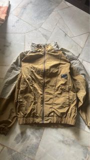 (Category: ) located in . Submitted by preloved00000_ (Listing ID 1404231418, Image 1). Description: .