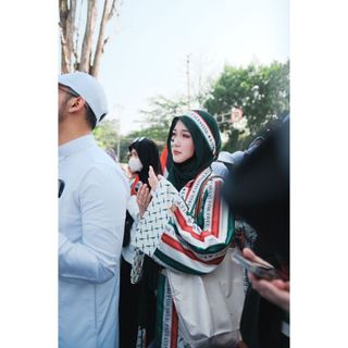 (Kategori: ) berada di . Dikirim oleh relovedstyle_ (ID iklan 1404204766, Gambar 1). Deskripsi: .