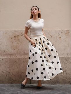 (Category: ) located in . Submitted by letitgowardrobe (Listing ID 1404184538, Image 1). Description: .