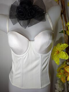 (Category: ) located in . Submitted by ms.happycorsets (Listing ID 1404186328, Image 1). Description: .