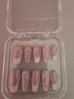 (Category: ) located in . Submitted by helluuucheryl (Listing ID 1404217401, Image 1). Description: .