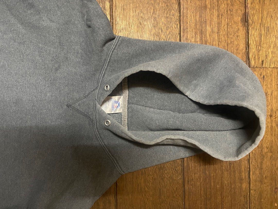Russell Athletic Gray Hoodie (Category: Hoodies) located in Dumaguete. Submitted by markyooo (Listing ID 1404180018, Image 2). Description: - Russell Athletic hoodie - Size: M - Color: Gray - color rate 9/10 - slight fading on the hood .