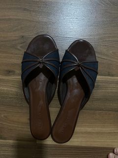 (Category: ) located in . Submitted by thriftingwithme_ (Listing ID 1404283180, Image 1). Description: .