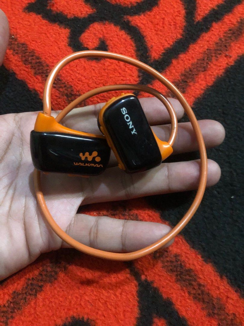 Sony Walkman NWZ-W273S Music player untested unit (Category: Portable Music Players) located in Quezon City. Submitted by markgolveo (Listing ID 1404332051, Image 1). Description: Sony NWZ-W273S Music player untested unit Considered as defective for parts out repairs Havent got charging cable for this unit.