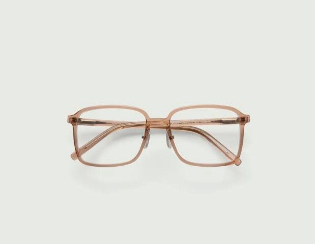 Sunnies Frame Dex in Khaki (Category: Sunglasses & Eyewear) located in Baguio. Submitted by azirez9 (Listing ID 1404326059, Image 1). Description: - bought at sm baguio in march 2024 :)) - replaceable lens - works like new, just change nose piece 📍loc: baguio .