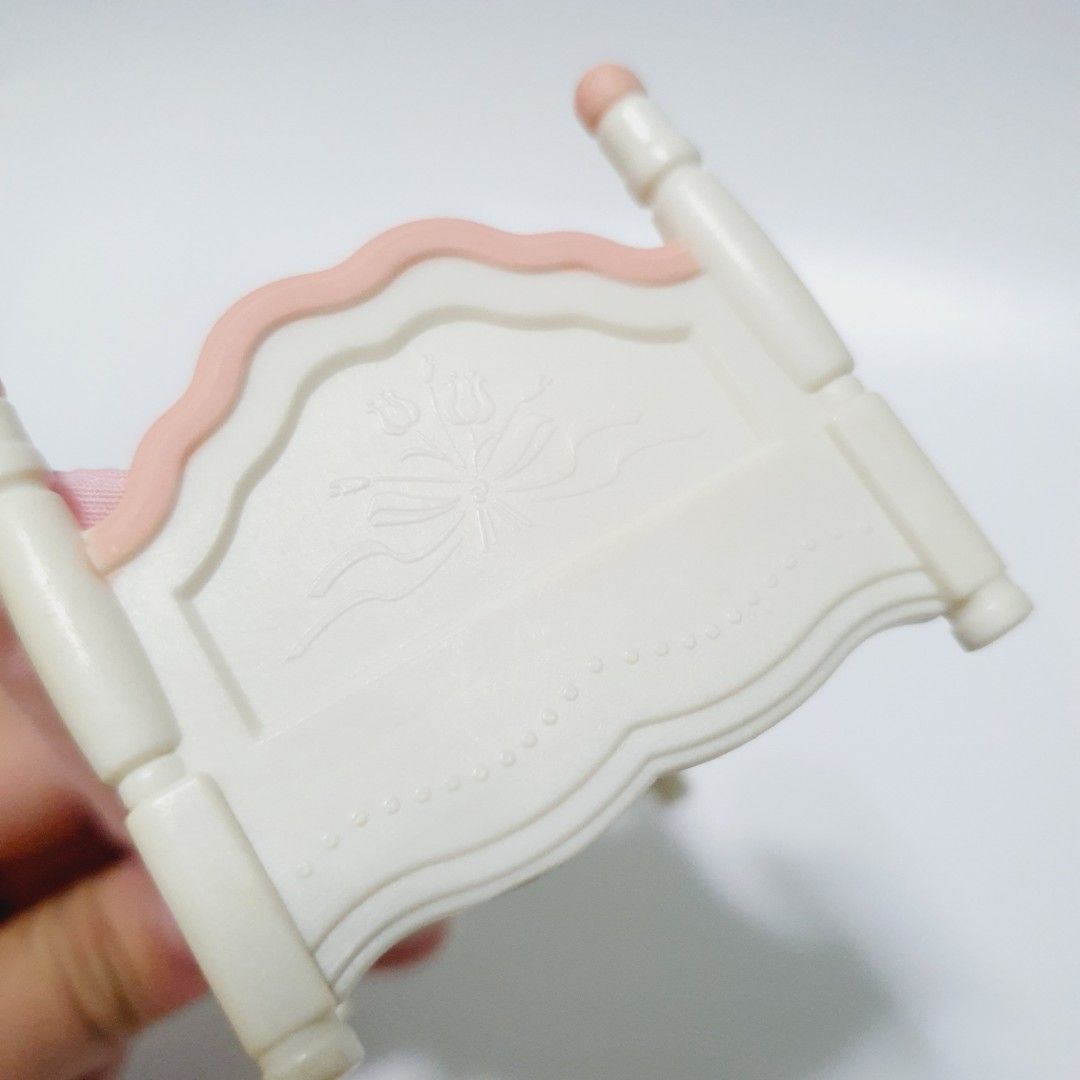 Sylvanian Families Pink White Miniature Bed (Category: Kids Toys) located in Taytay. Submitted by kyo.mono (Listing ID 1404331584, Image 2). Description: 💟Follow us on IG: kyo.mono for faster replies TikTok: kyo.mono_ for videos and review Good as new Auth from Japan Actual photo posted.