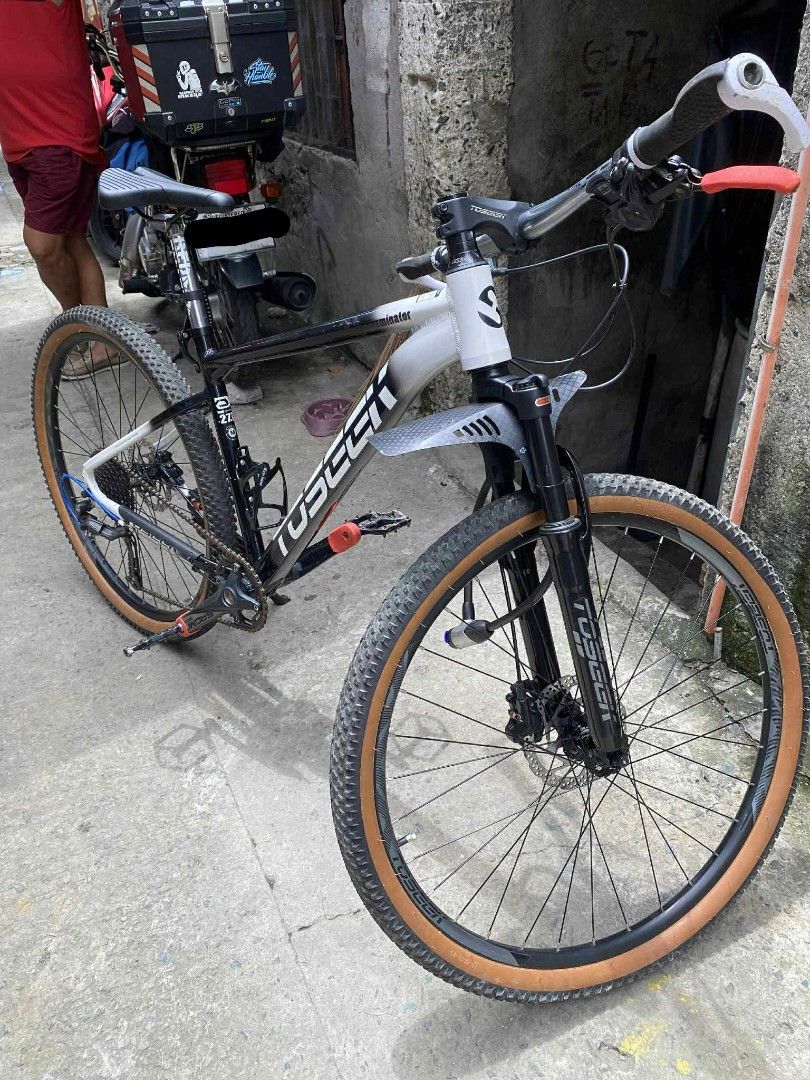 Toseek 27.5 Mountain Bike (Category: Bicycles) located in Manila. Submitted by uchyha (Listing ID 1404301735, Image 1). Description: RFS: hindi na nagagamit SPECS NG BIKE: FORK - TOSEEK (STOCK) FRAME - TOSEEK (STOCK) CRANK SET - SAGMIT (HALOTECH) GROUP SET - SHIMANO ALTUS (9 SPEED) (STOCK) HANDLE BAR - SAGMIT SEAT POST - SAGMIT BRAKE SET - MT200 SHIMANO (STOCK) INTERNAL CABLING.