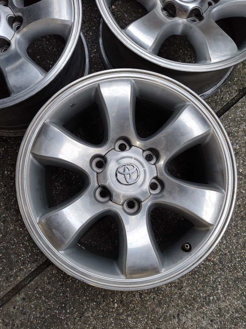 Toyota Prado 120 17s mags (Category: Mags and Tires) located in San Juan City. Submitted by MW_888 (Listing ID 1404202635, Image 3). Description: Toyota Prado 120 mags Size 17 x 7 + 30 offset 6 holes 139 bolt pattern Fits Fortuner, Hilux, Hi ace, Prado 22k Banawe Area.