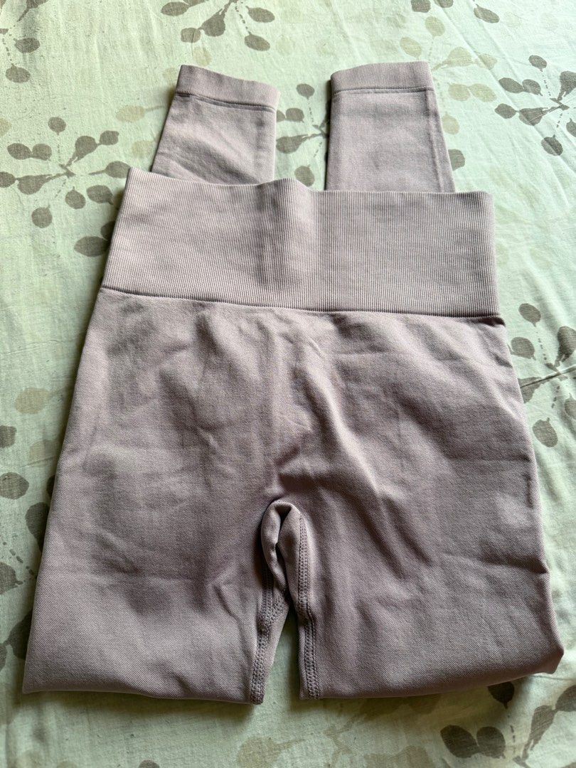 Trending Leggings (Category: Activewear) located in Quezon City. Submitted by nyeli (Listing ID 1404264768, Image 3). Description: Brand new Rfs: too many leggings.