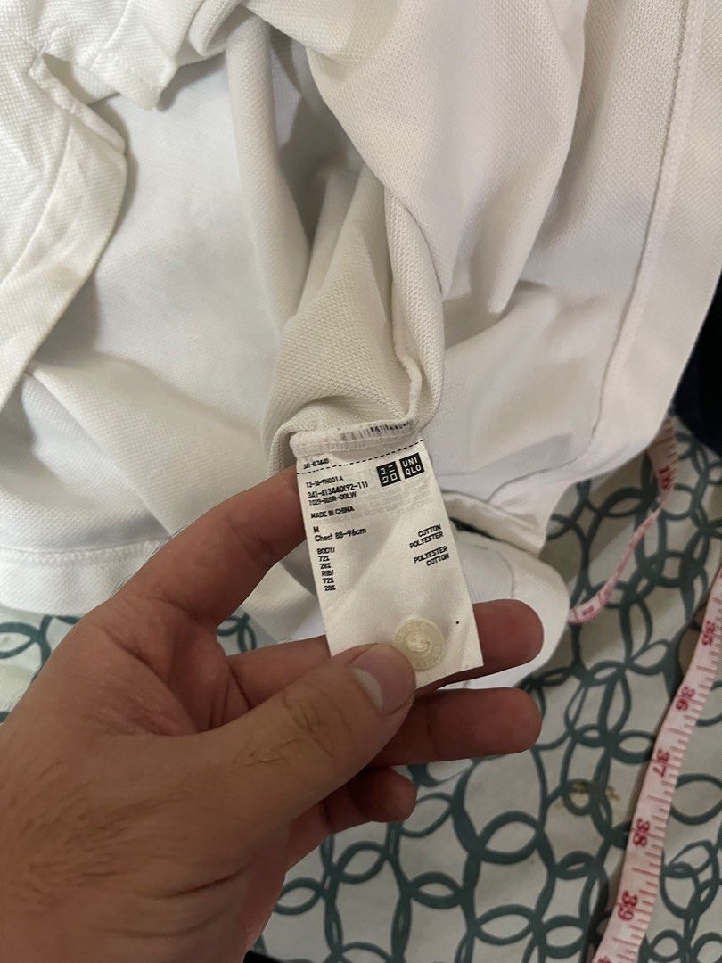 Uniqlo White Polo Shirt - Medium (Category: Tshirts & Polo Shirts ) located in Dumaguete. Submitted by markyooo (Listing ID 1404177635, Image 3). Description: - Uniqlo white polo shirt - Size: Medium - Style: Short-sleeved polo - condition 10/10 - color rate 10/10 .