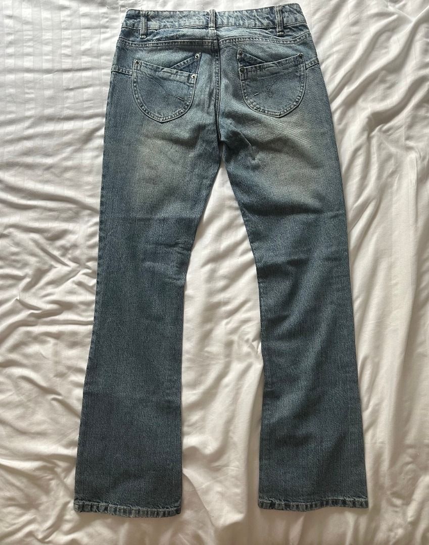 Vintage Baleno Flare Jeans (Category: Jeans) located in Makati City. Submitted by wombat178 (Listing ID 1404249028, Image 2). Description: - w 14 x l 38 in (inseam 30in) - Mid blue wash .
