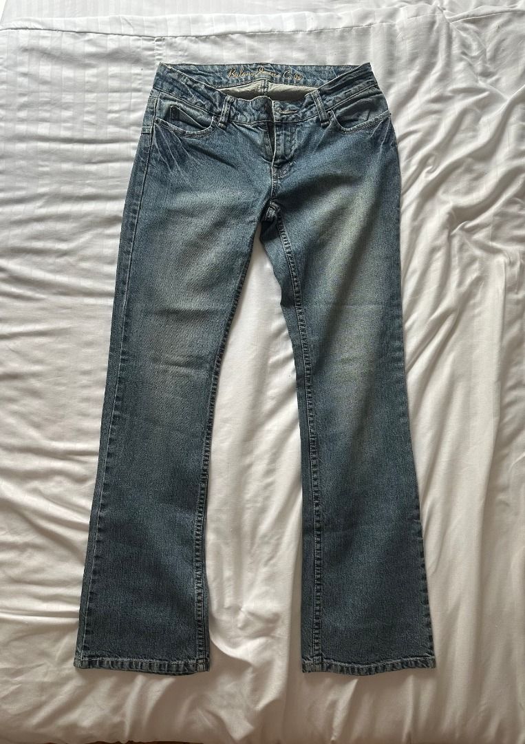 Vintage Baleno Flare Jeans (Category: Jeans) located in Makati City. Submitted by wombat178 (Listing ID 1404249028, Image 1). Description: - w 14 x l 38 in (inseam 30in) - Mid blue wash .