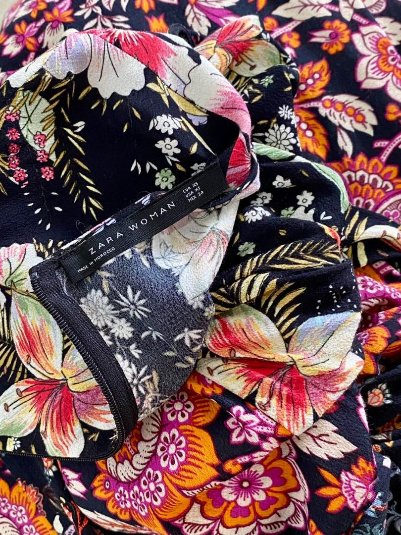 Zara Patchwork Floral Maxi Dress (Category: Dresses) located in Baguio. Submitted by asna_taku (Listing ID 1404218070, Image 2). Description: Zar@ Patchwork Floral Maxi Dress with front slit XS on tag best fits S-M ₱980.