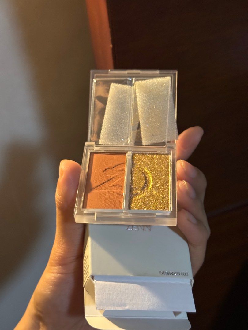 ZENN Eyeshadow Duo Z205 Day five (Category: Makeup) located in Pasig City. Submitted by beautyloversph (Listing ID 1404324534, Image 2). Description: Auth.