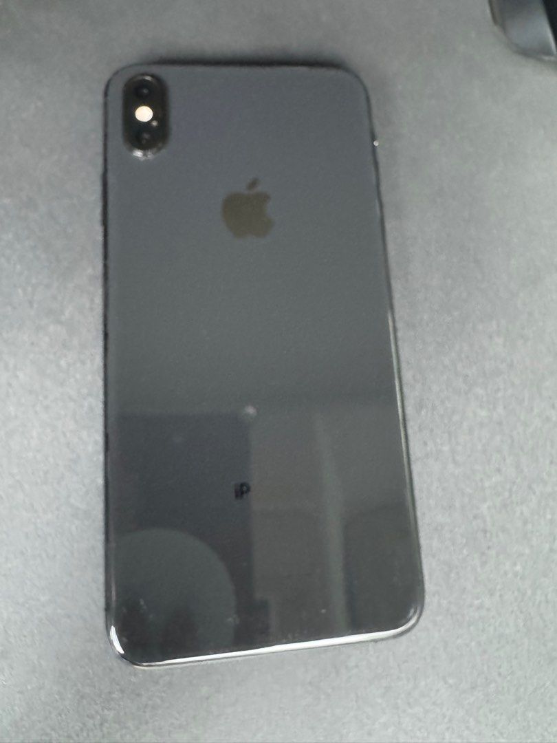 (Category: iPhone X Series) located in Singapore. Submitted by stuffystorage (Listing ID 1404415238, Image 1). Description: - iPhone X (Space Gray) - Fully functional - Includes phone only - Please view photos for condition - Selling as is - neg .