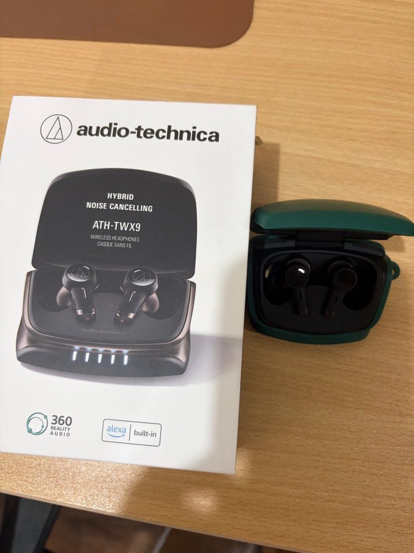 Audio Technica ATH TWX9 (Category: Earphones) located in Makati City. Submitted by kobewobee (Listing ID 1404439594, Image 2). Description: Sells for 15k retail.