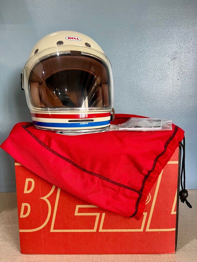 Bell Bullitt Stripes (Category: Helmets and other Riding Gears) located in Quezon City. Submitted by fromkimwithless (Listing ID 1404416659, Image 1). Description: Very good condition. Bought in 2023. Used by lady rider..