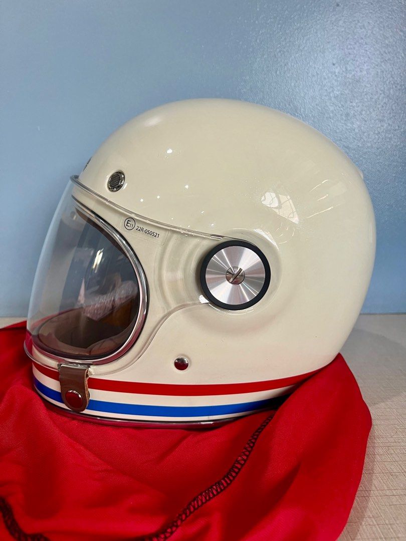 Bell Bullitt Stripes (Category: Helmets and other Riding Gears) located in Quezon City. Submitted by fromkimwithless (Listing ID 1404416659, Image 3). Description: Very good condition. Bought in 2023. Used by lady rider..