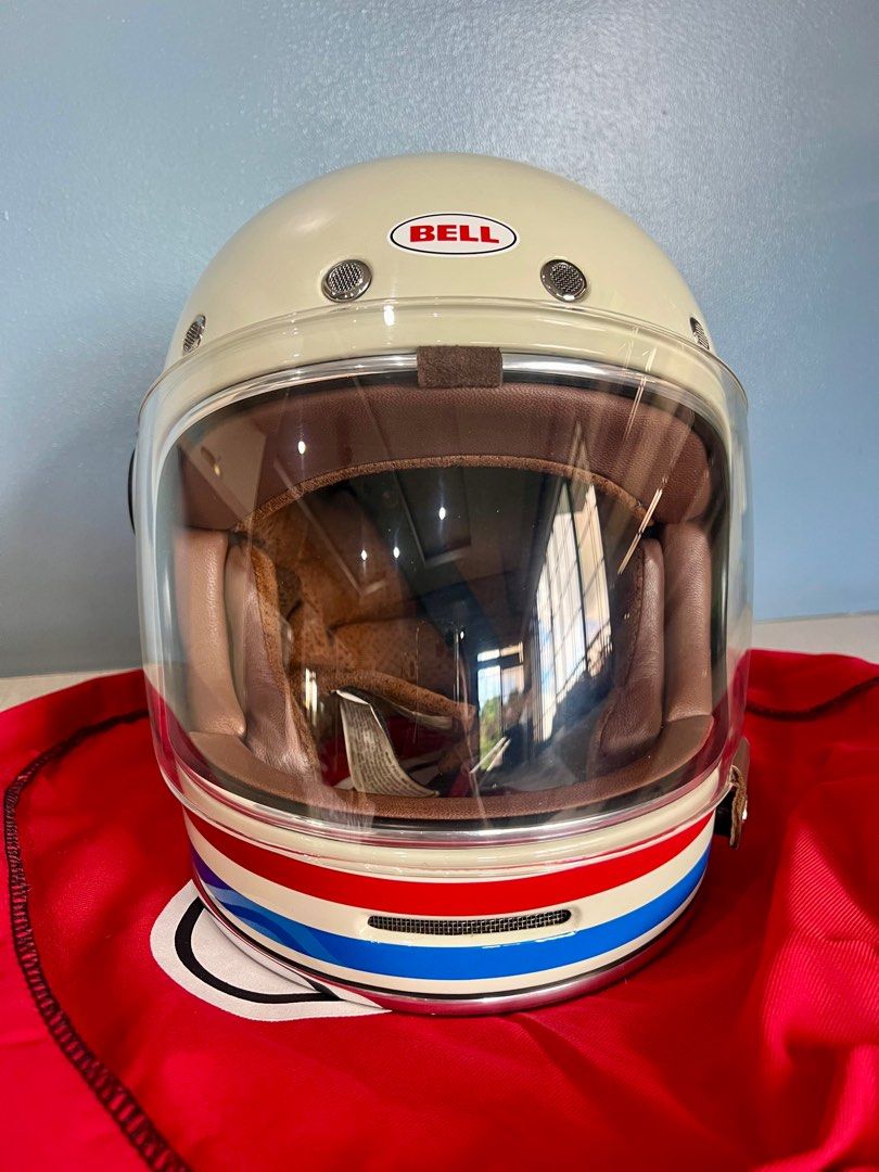 Bell Bullitt Stripes (Category: Helmets and other Riding Gears) located in Quezon City. Submitted by fromkimwithless (Listing ID 1404416659, Image 2). Description: Very good condition. Bought in 2023. Used by lady rider..