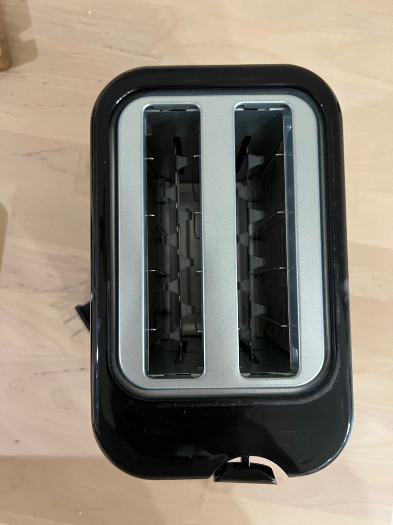 Blakk 2-Slice Toaster (Category: Ovens & Toasters) located in Manila. Submitted by beadeegee (Listing ID 1404461759, Image 3). Description: Without box Used only once 📍Cainta, Rizal.