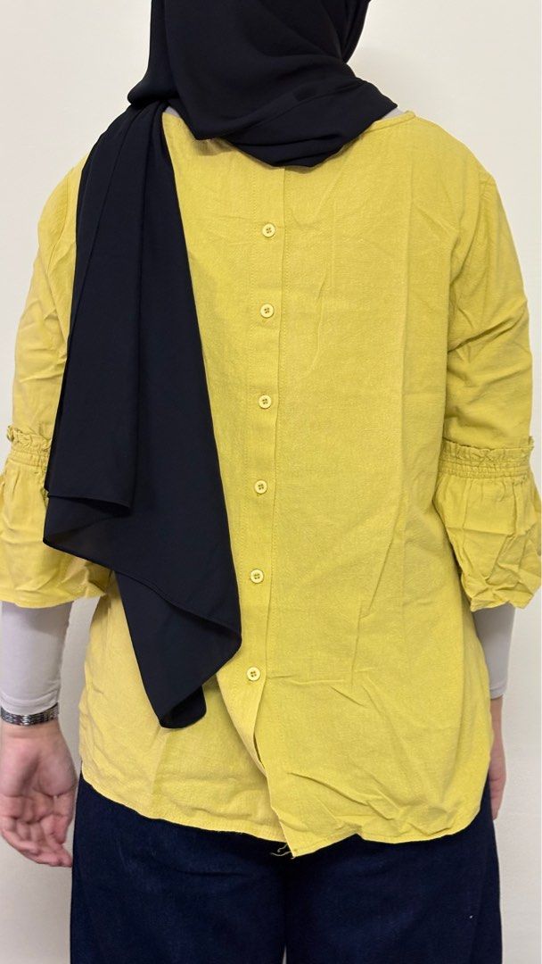 Blouse - back button (Category: Blouses) located in Kuala Terengganu. Submitted by kami_w (Listing ID 1404523941, Image 3). Description: For sale RM10 Model: 169cm/60kg.